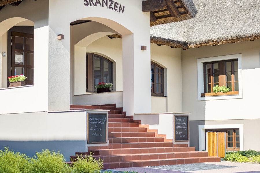 SKANZEN Hotel FOTO