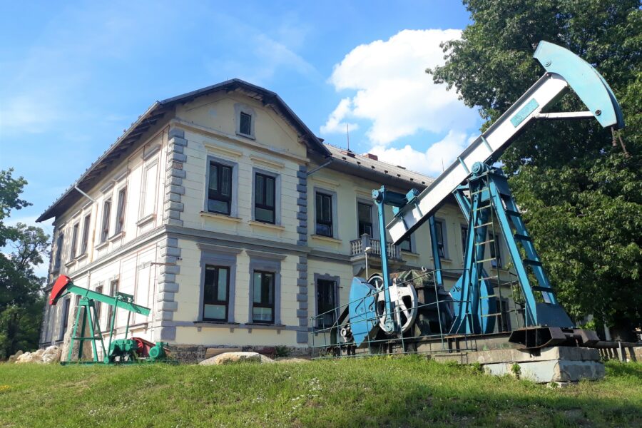 Muzeum naftového dobývání a geologie z.s.