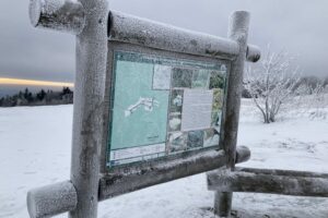 Na Velkou Javořinu z Vápenek v zimě pěšky, v létě třeba na kole FOTO