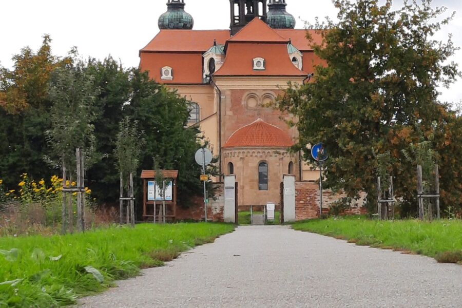 Procházka Uherské Hradiště – Velehrad – Modrá FOTO