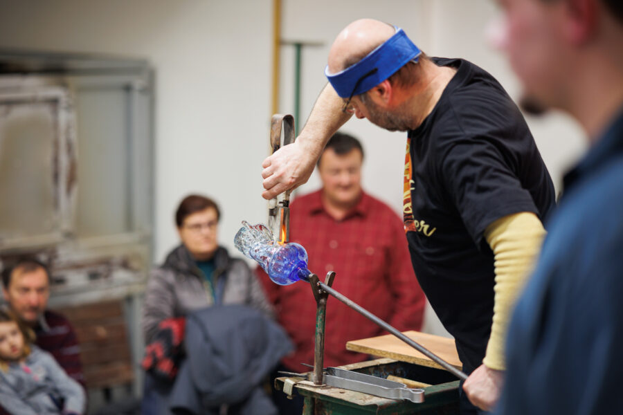 Den otevřených dveří ve Sklárně Květná a LB Glass – fašankově FOTO