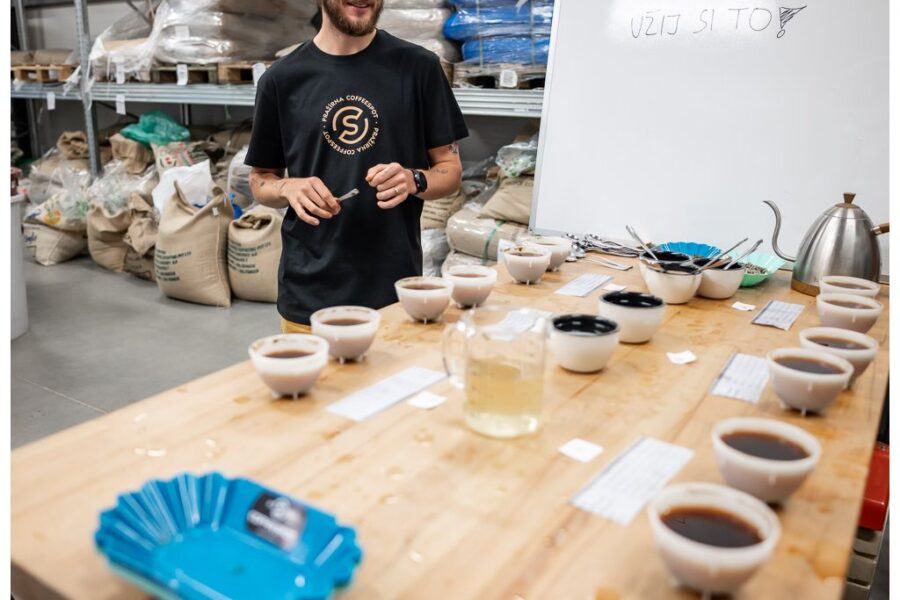 Cupping v Coffeespotu v Babicích FOTO
