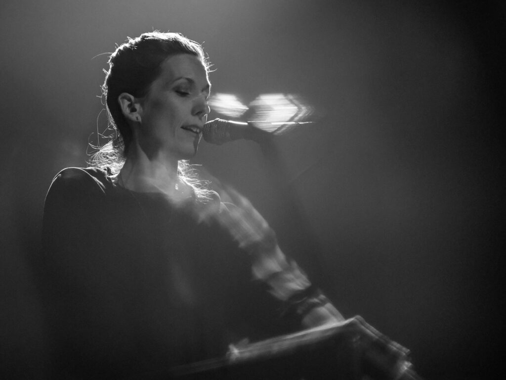Koncert Marie Kieslowski na vernisáži v zahradě galerie