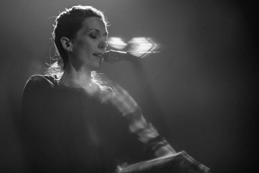 Koncert Marie Kieslowski na vernisáži v zahradě galerie