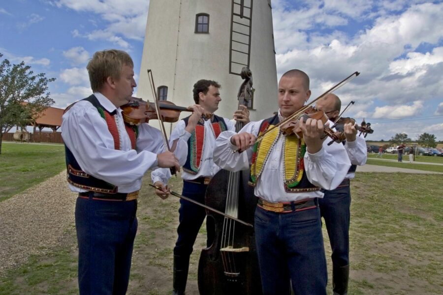 Tradiční košt vín na Bukovanském mlýně FOTO