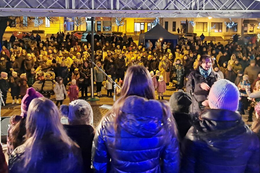 Česko zpívá koledy