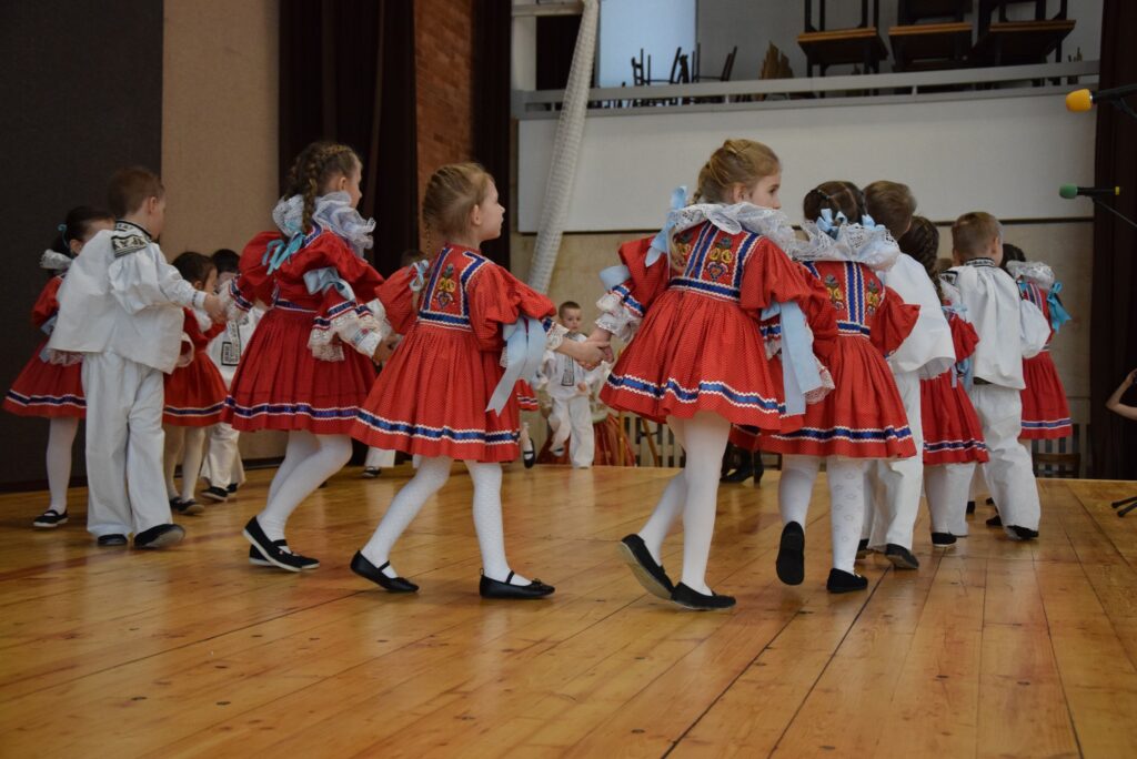 Dětský krojový ples