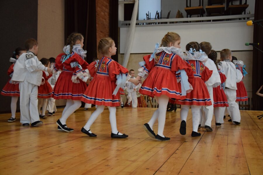 Dětský krojový ples