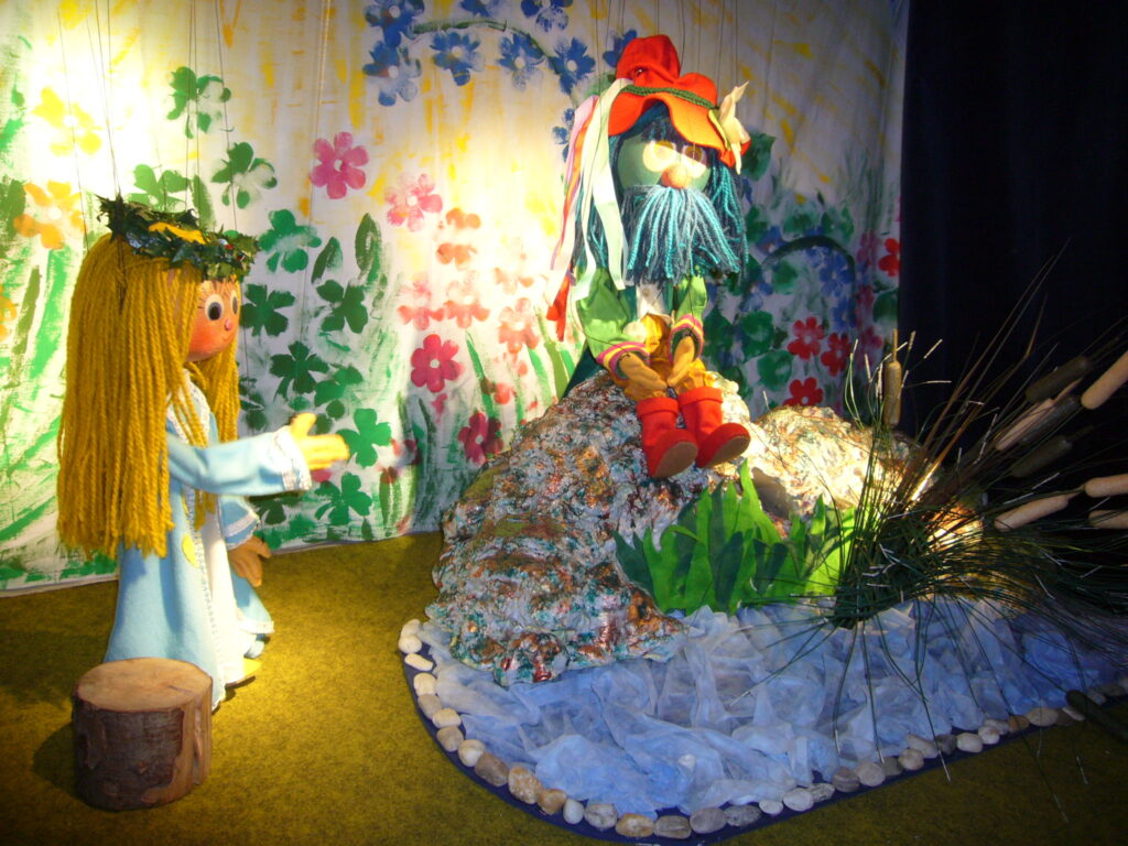 Loutkové divadelní představení Stříbrný kožíšek