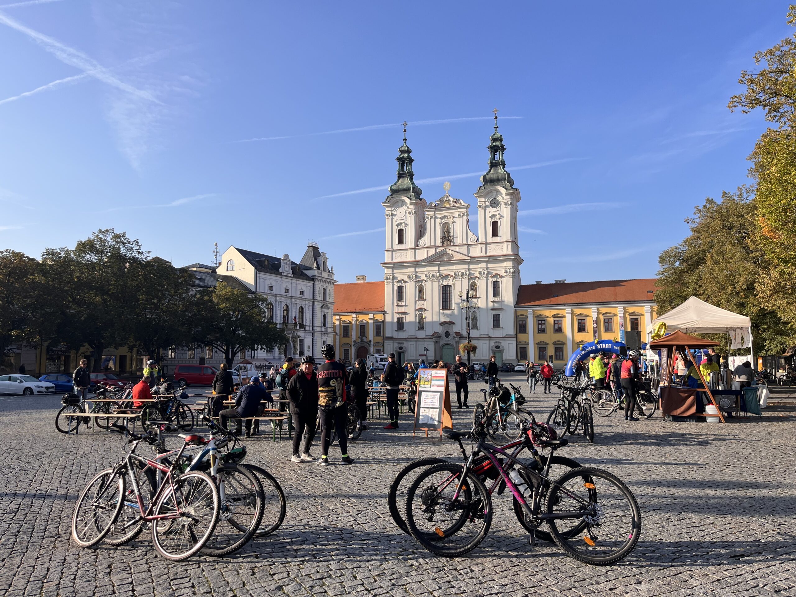 Vinařské stezky Uherskohradišťska uzavřeli cyklisti i pěší