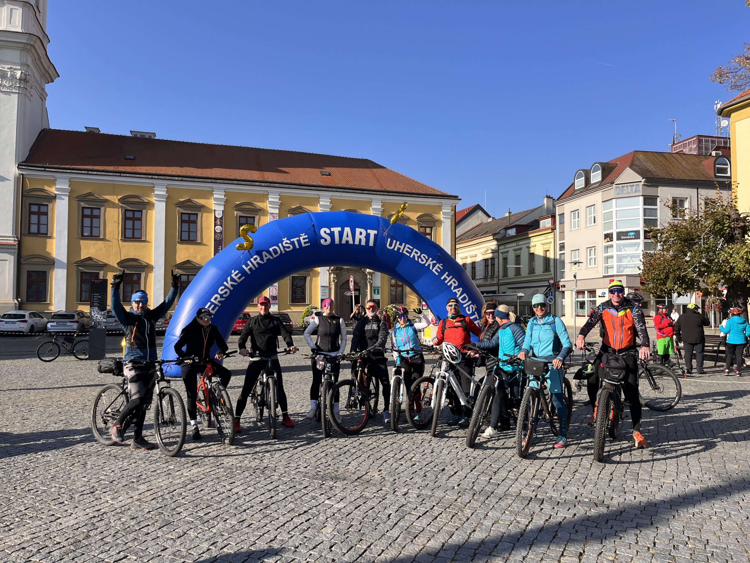 Vinařské stezky Uherskohradišťska uzavřeli cyklisti i pěší