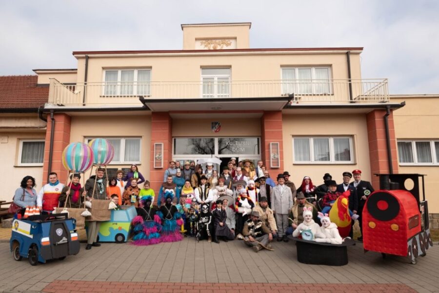 Masopustní obchůzka obcí Šumice