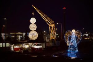 Sněhulák z&nbsp;ráfků a&nbsp;betlém z&nbsp;kovu: Vánoce na&nbsp;Slovácku jinak FOTO