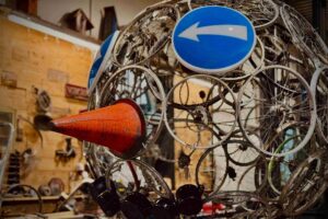 Sněhulák z&nbsp;ráfků a&nbsp;betlém z&nbsp;kovu: Vánoce na&nbsp;Slovácku jinak FOTO