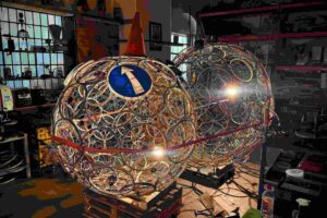 Sněhulák z&nbsp;ráfků a&nbsp;betlém z&nbsp;kovu: Vánoce na&nbsp;Slovácku jinak FOTO