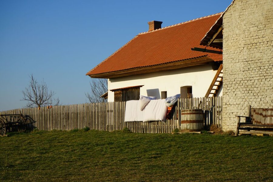 Den otevřených dveří a&nbsp;větrání peřin