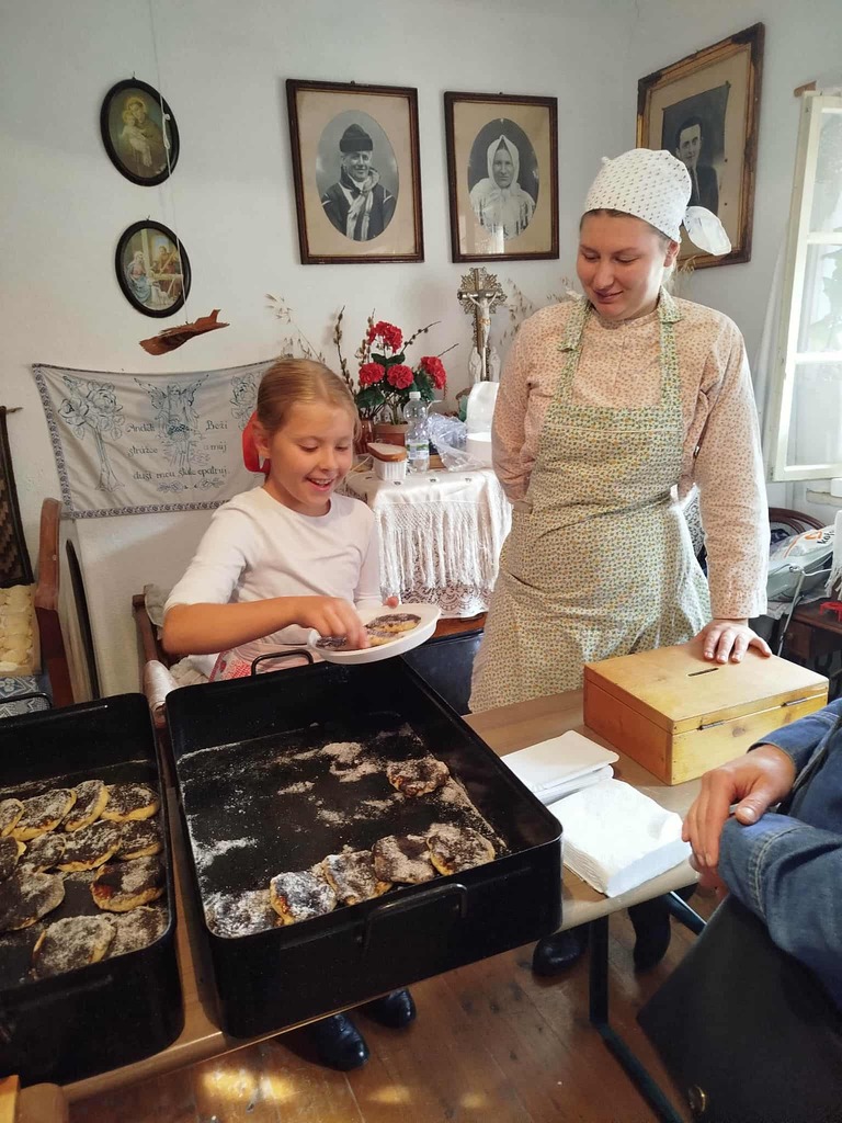 Podzimní posezení v&nbsp;Lidovém domku Háječek
